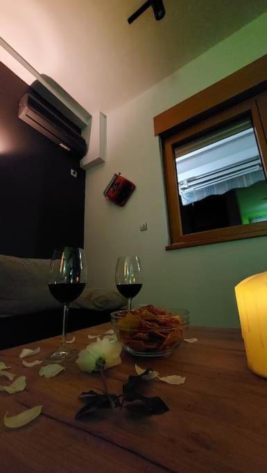 Turquoise Orange, The Art Of Vacation In Belgrade Apartment Exterior foto