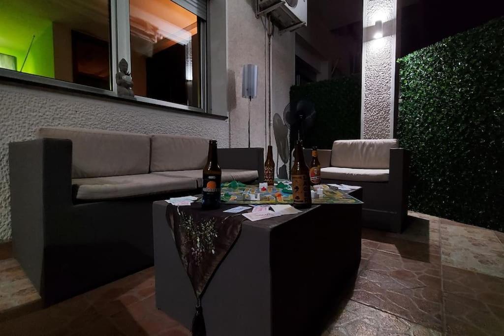 Turquoise Orange, The Art Of Vacation In Belgrade Apartment Exterior foto