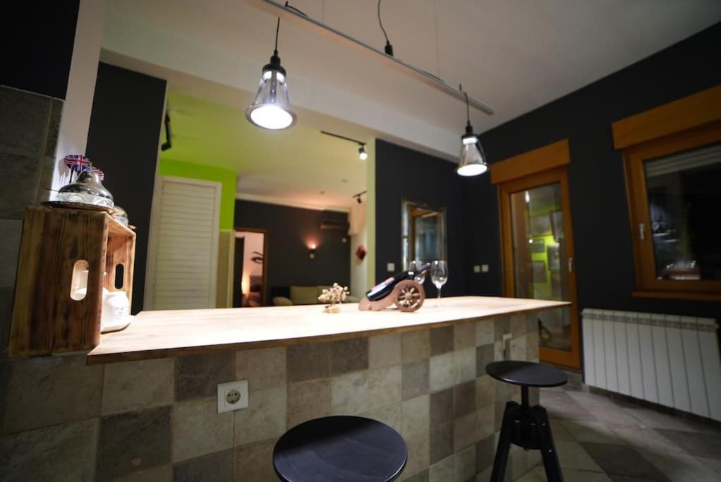 Turquoise Orange, The Art Of Vacation In Belgrade Apartment Exterior foto
